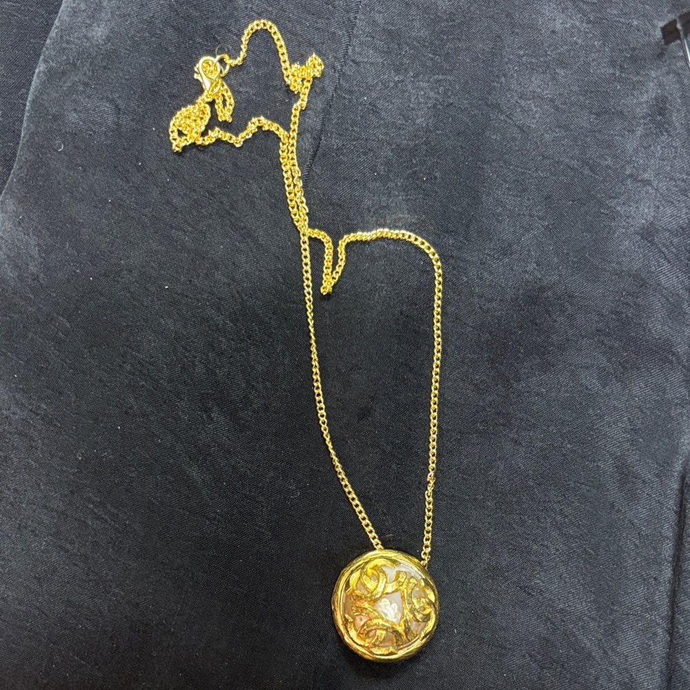 Chanel earring Elegant Gold Pendant Necklace - Picture 4 of 7